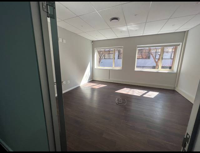 242M² OFFICE TO LET IN ROSEBANK